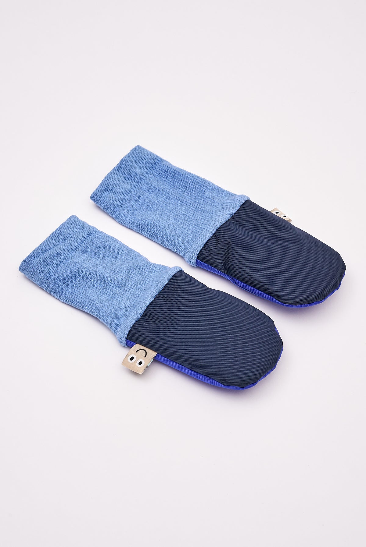 ALL WEATHER MITTENS - LEAFS